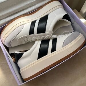 Madden Girl Navida Lace-Up Low-Top Platform Sneakers